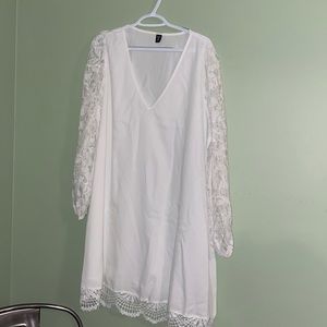 5/$25 White shein 2xl lacy dress with belt loops v neck
